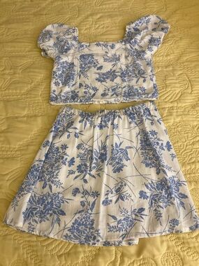 Paisley Lane Blue Floral Two-Piece Crop Top and Skirt girls Set size 10